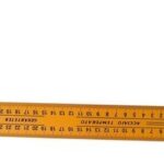 úhelník 300mm žlutý truhlářský Firma Killich s.r.o. nabízí tesařské kování. V sortimentu tesařského kování jsou úhelníky. Jedná se o různé druhy úhelníků v ruzných povrchových úptavách.